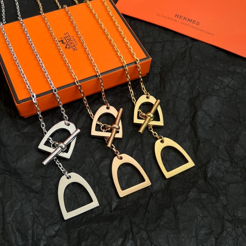 H**me5 necklaces